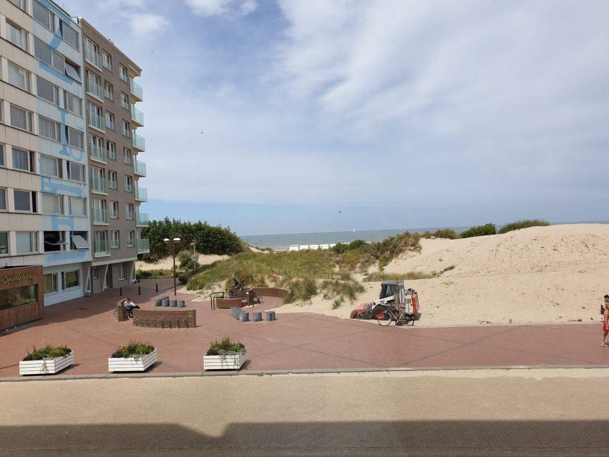 Oostduinkerke - Appartement Met Zeezicht En 2 Parkeerplaatsen ภายนอก รูปภาพ